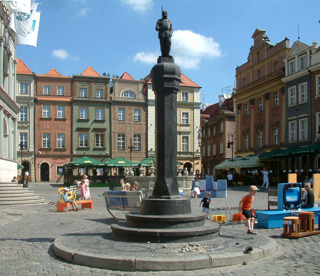 You are currently viewing Pręgierz – kiedyś karał, dziś pozuje do zdjęć